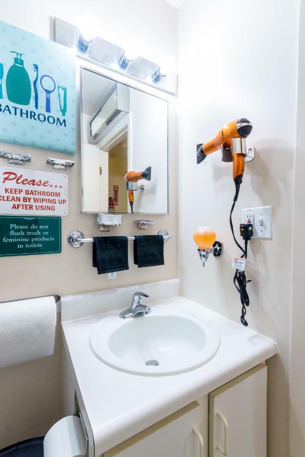 Two-Bedroom Serviced Apartment: High-Speed Wi-Fi & Bi-Monthly Housekeeping New York Exterior photo